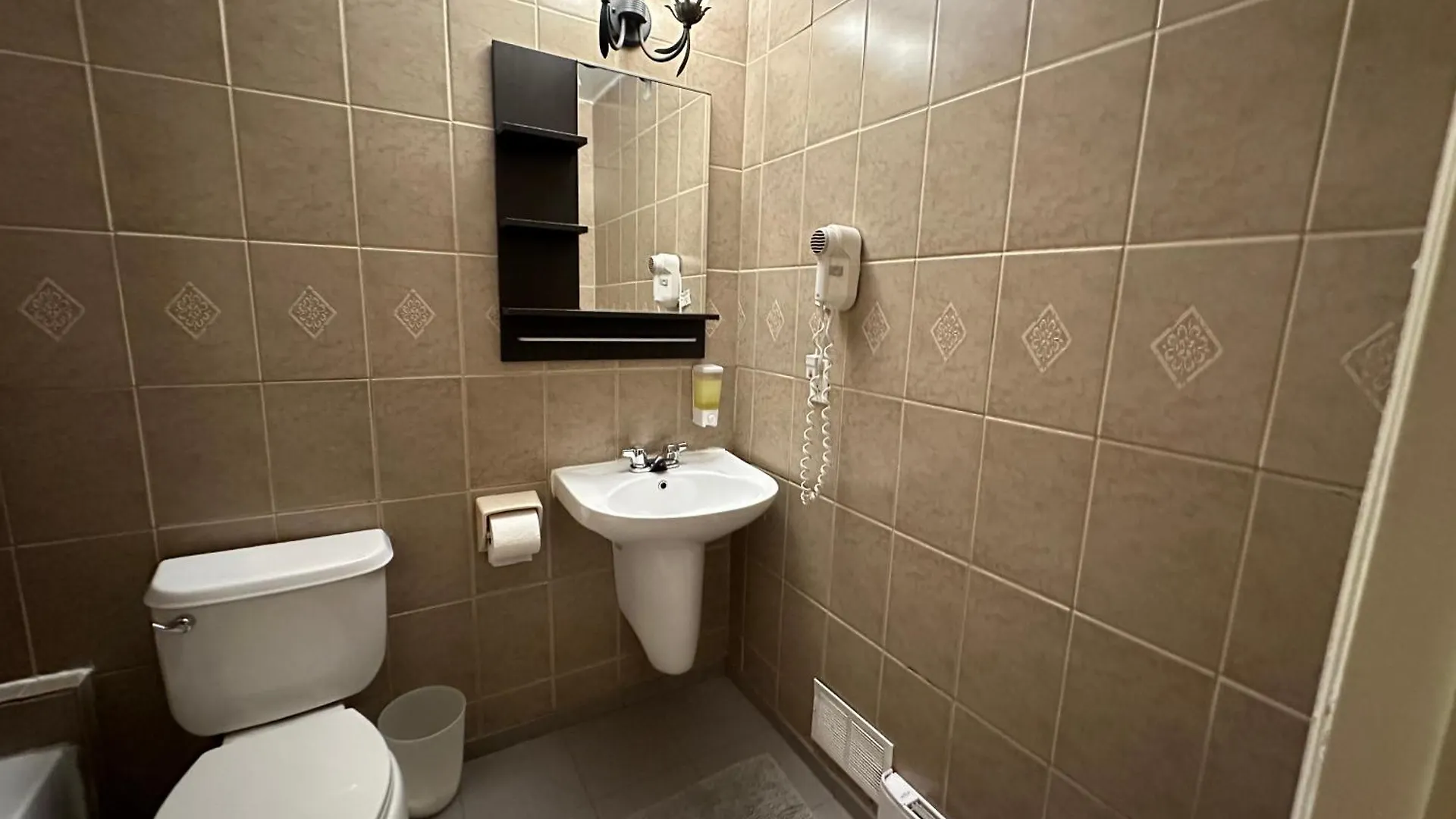 Nox Hostel Toronto