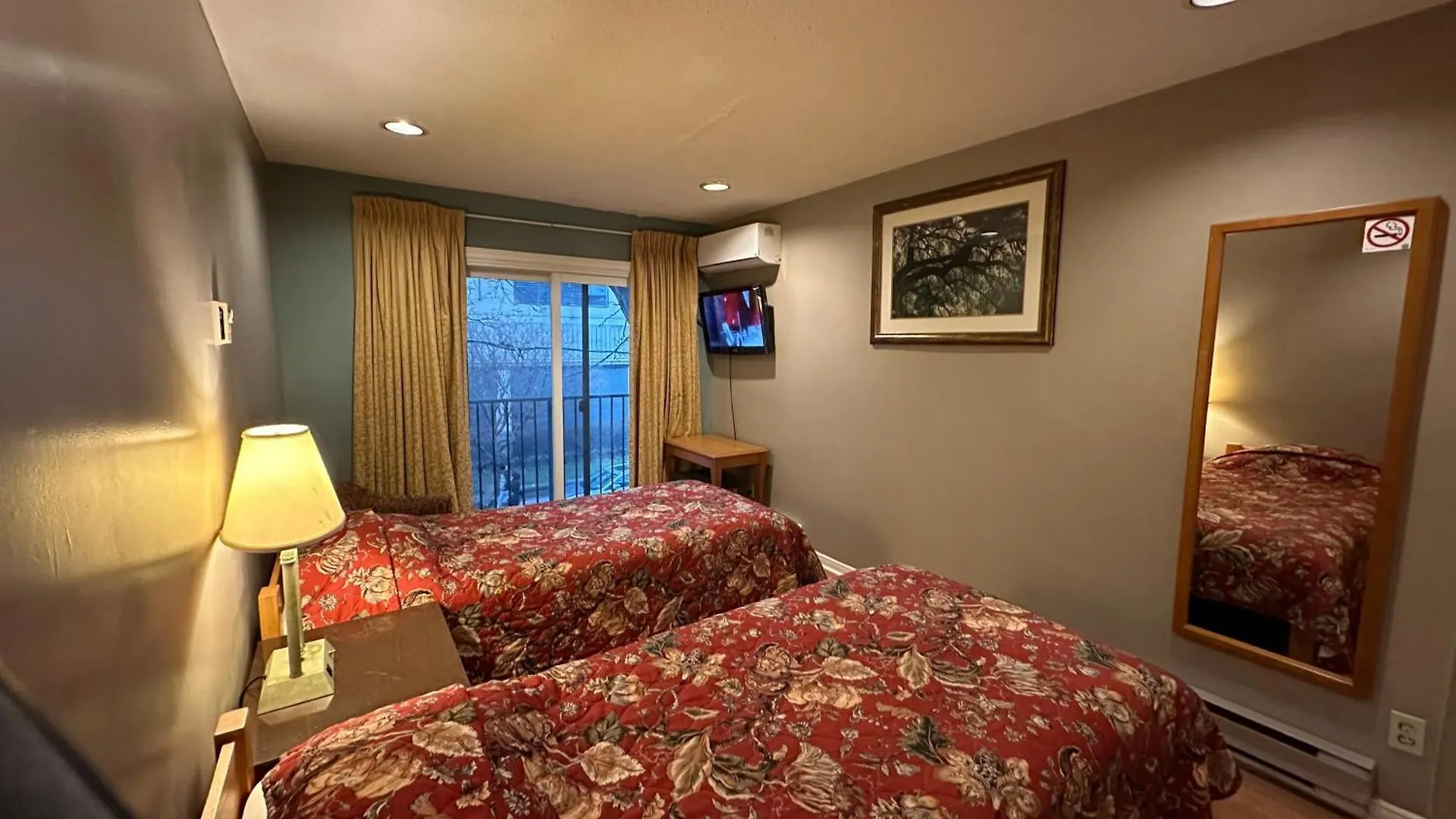 Nox Hostel Toronto
