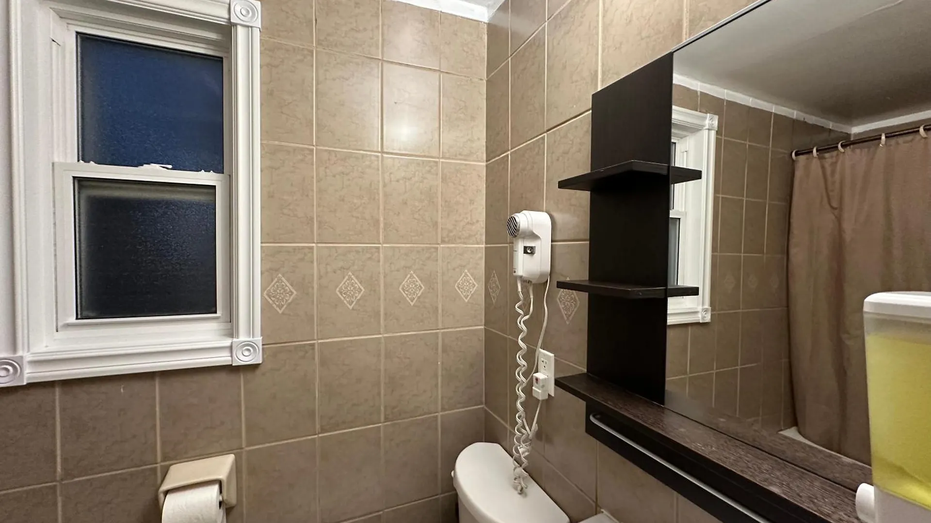 Nox Hostel Toronto