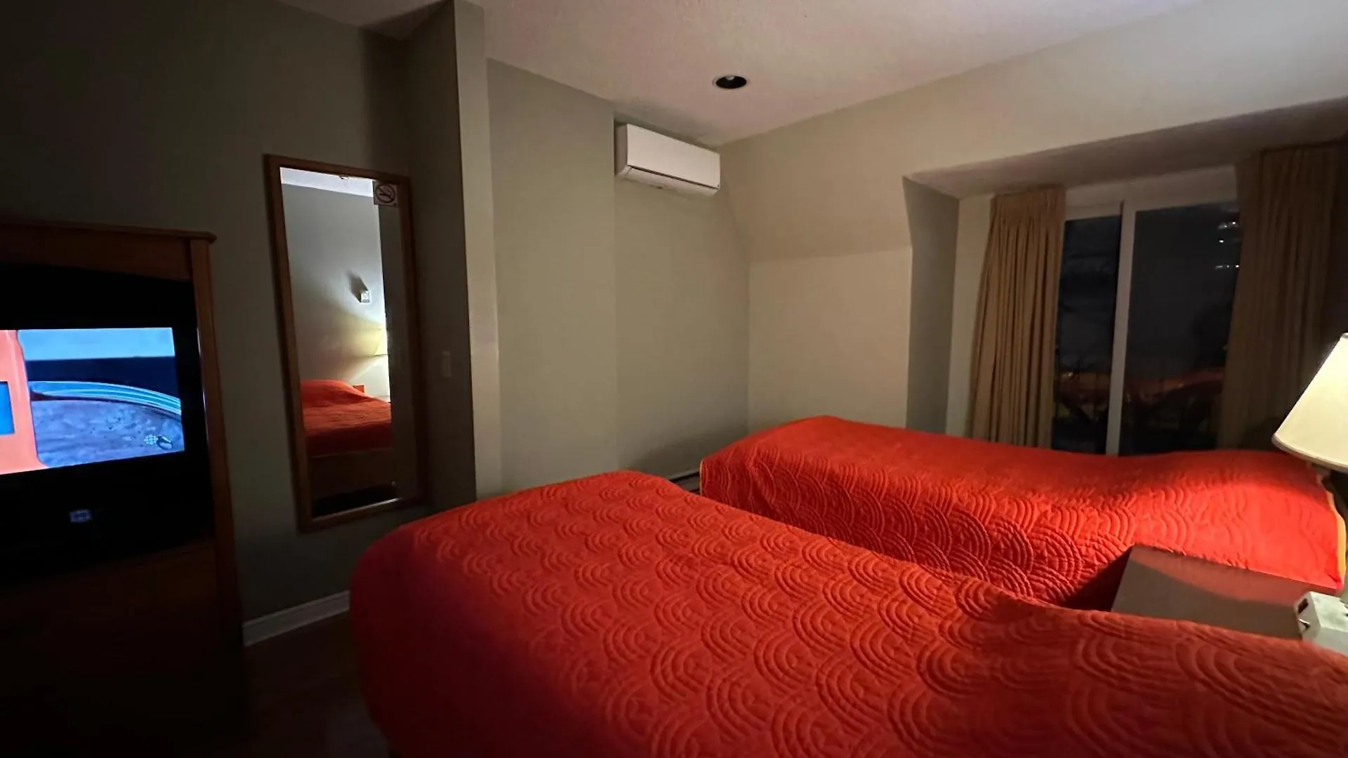 Nox Hostel Toronto