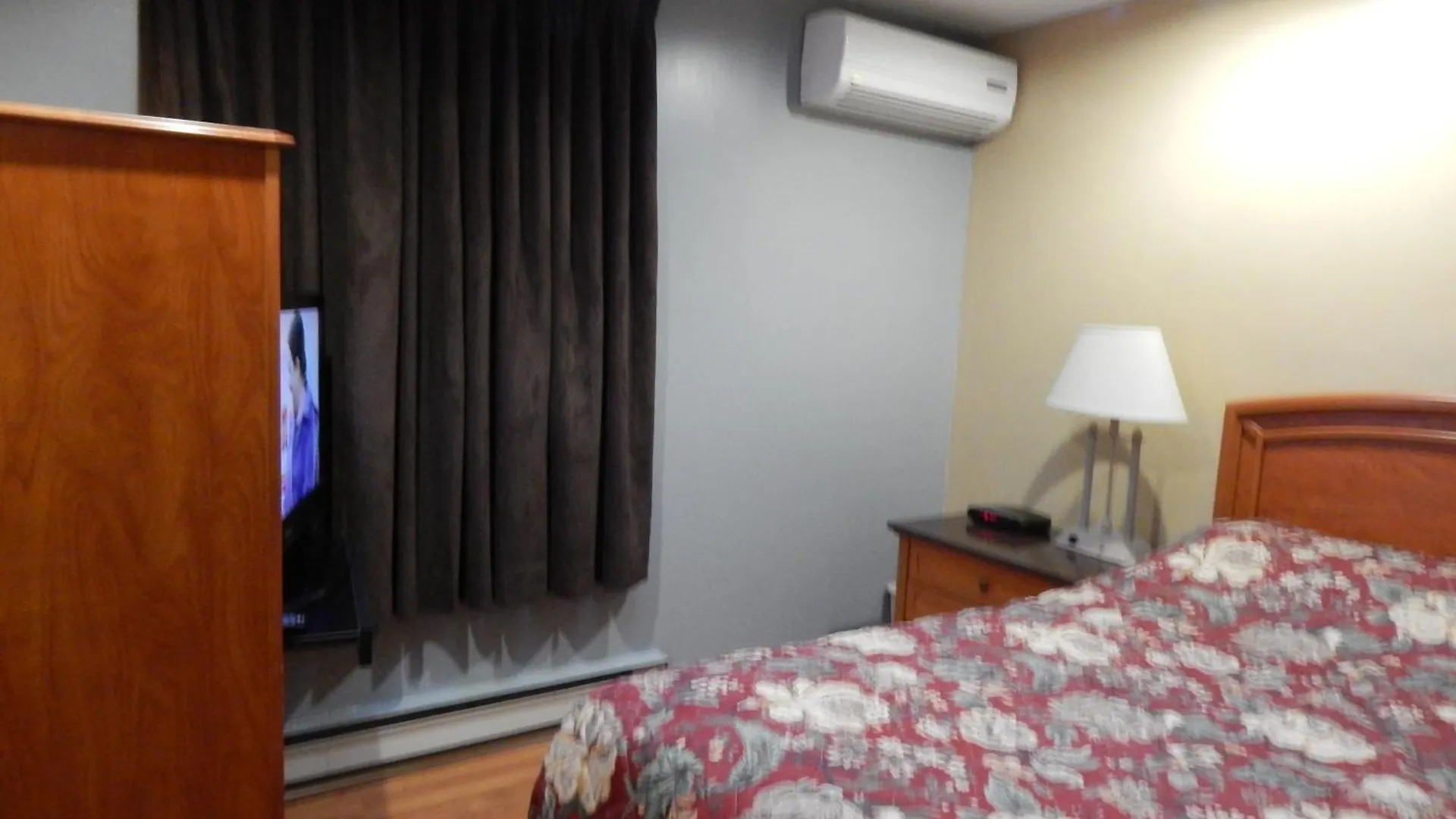 Nox Hostel Toronto Canada
