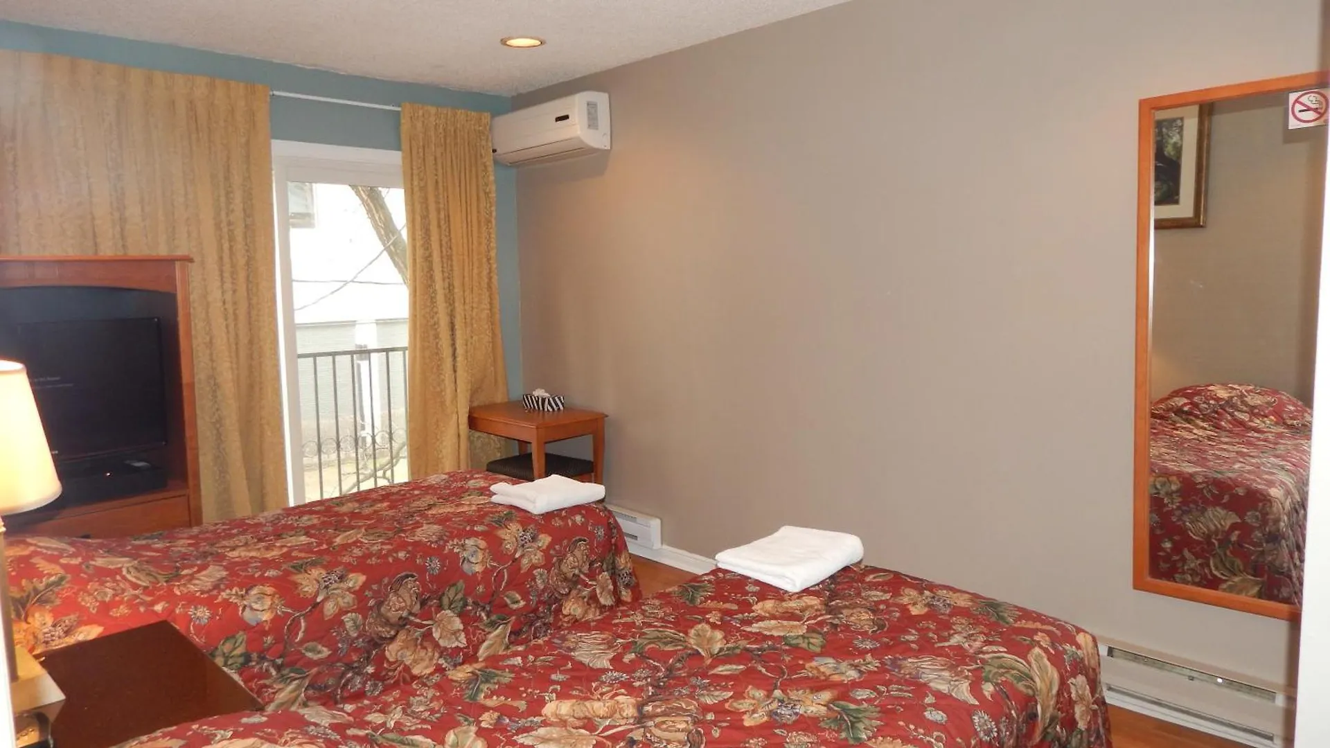 Nox Hostel Toronto