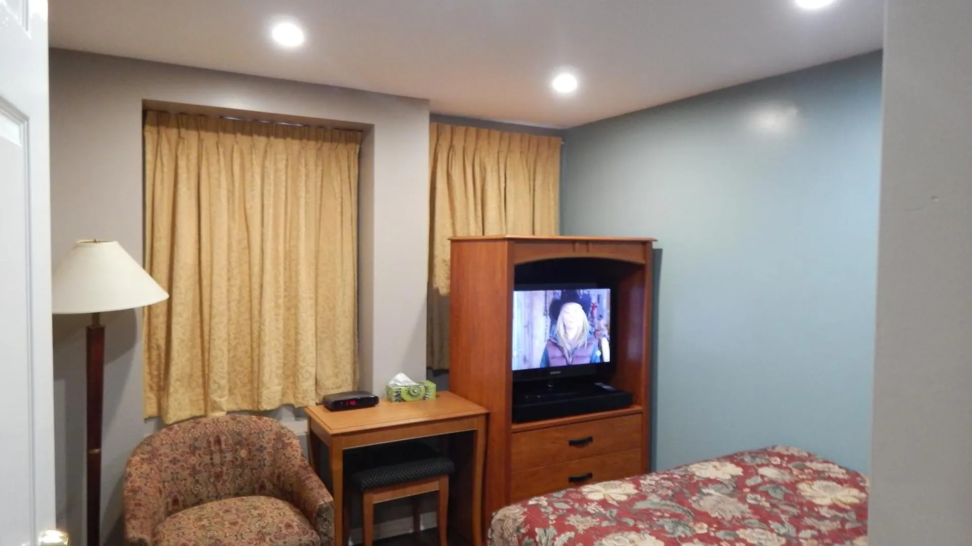 Nox Hostel Toronto Canada