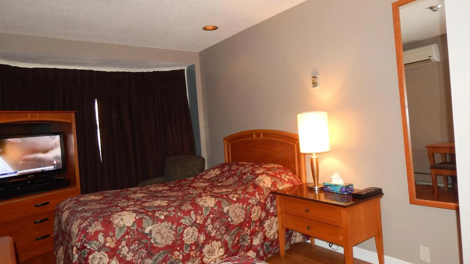 Nox Hostel Toronto