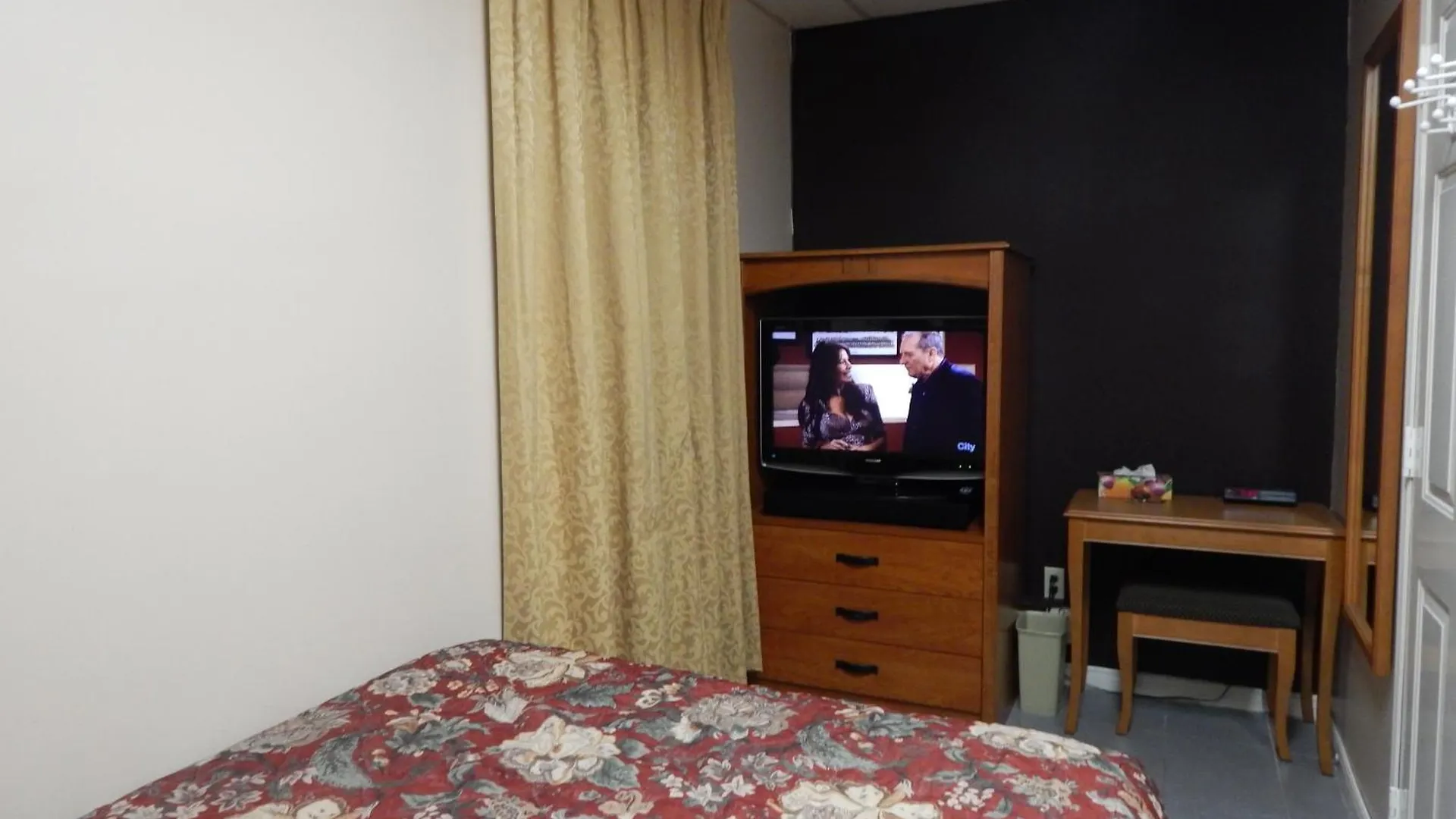 Nox Hostel Toronto