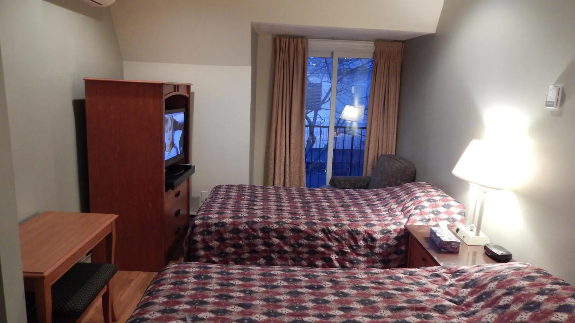 Nox Hostel Toronto 0*,